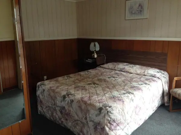 Dayton Motel 5